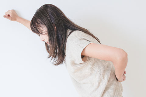 背中の痛みのイメージ